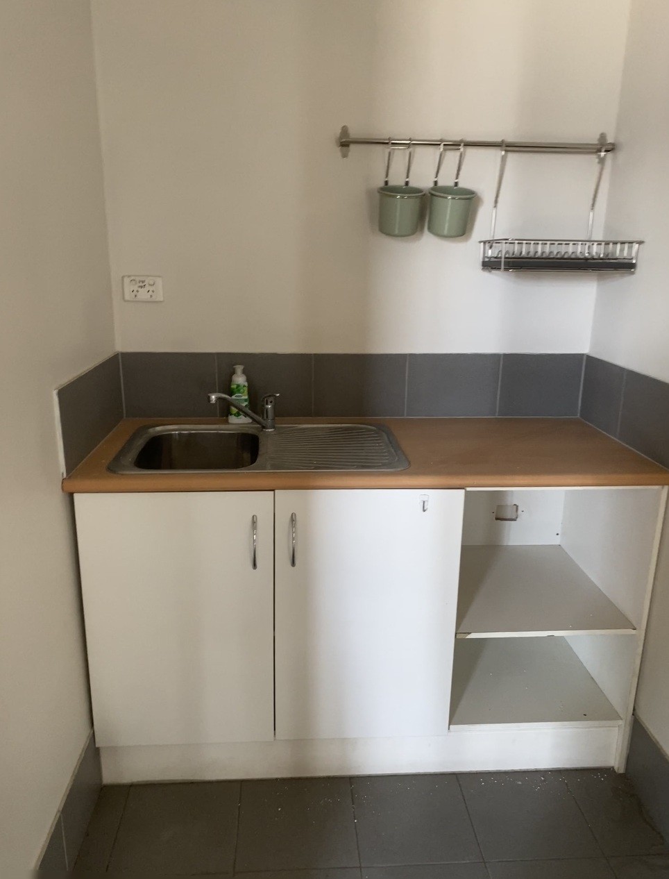 Duck st 4 u 3 kitch upstairs